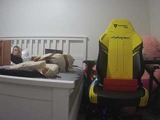 voyeurcam-sexy-little-ana-01