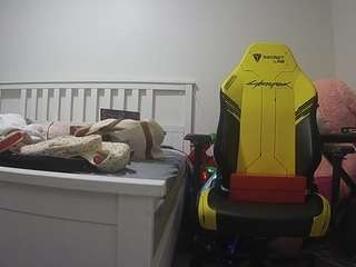 voyeurcam-sexy-little-ana-01
