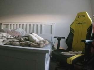 voyeurcam-sexy-little-ana-01