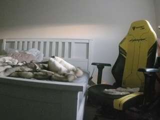 voyeurcam-sexy-little-ana-01