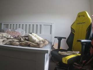 voyeurcam-sexy-little-ana-01