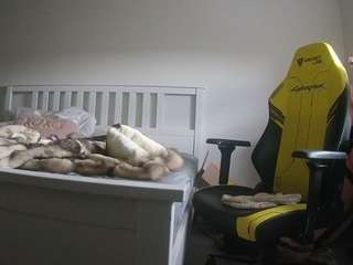voyeurcam-sexy-little-ana-01