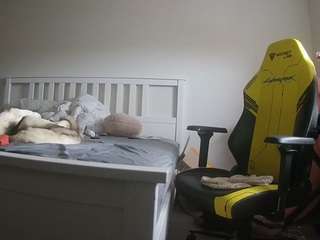 voyeurcam-sexy-little-ana-01