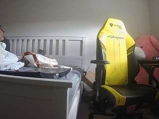 voyeurcam-sexy-little-ana-01