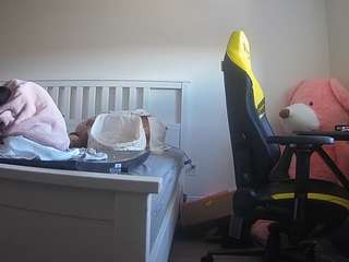 voyeurcam-sexy-little-ana-01