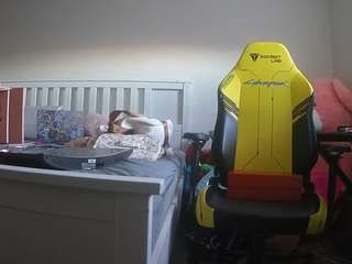 voyeurcam-sexy-little-ana-01