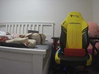 voyeurcam-sexy-little-ana-01
