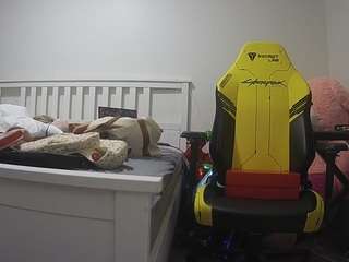voyeurcam-sexy-little-ana-01