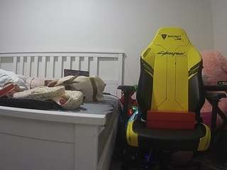 voyeurcam-sexy-little-ana-01
