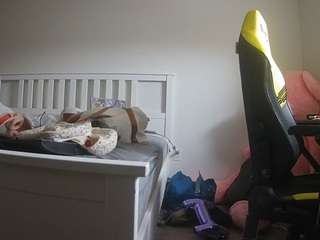 voyeurcam-sexy-little-ana-01
