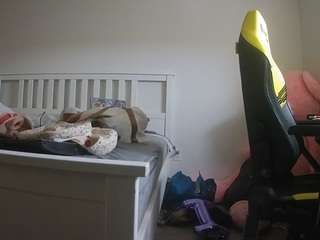voyeurcam-sexy-little-ana-01