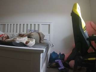 voyeurcam-sexy-little-ana-01