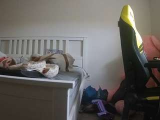 voyeurcam-sexy-little-ana-01