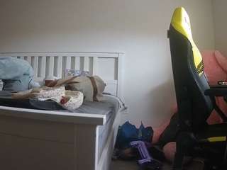 voyeurcam-sexy-little-ana-01