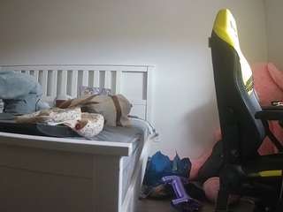 voyeurcam-sexy-little-ana-01