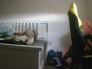 voyeurcam-sexy-little-ana-01