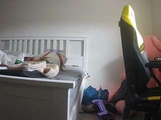 voyeurcam-sexy-little-ana-01