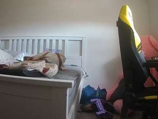 voyeurcam-sexy-little-ana-01