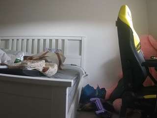 voyeurcam-sexy-little-ana-01