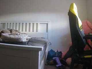 voyeurcam-sexy-little-ana-01