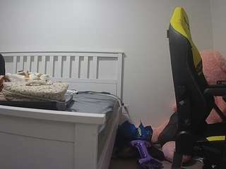 voyeurcam-sexy-little-ana-01