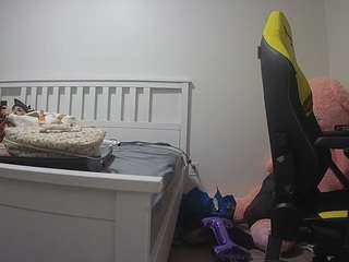 voyeurcam-sexy-little-ana-01