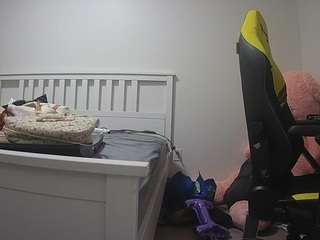 voyeurcam-sexy-little-ana-01