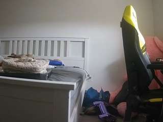 voyeurcam-sexy-little-ana-01