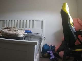 voyeurcam-sexy-little-ana-01