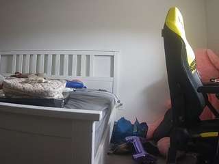voyeurcam-sexy-little-ana-01