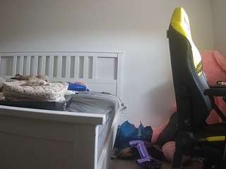 voyeurcam-sexy-little-ana-01