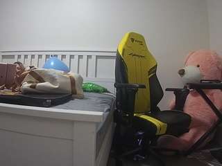voyeurcam-sexy-little-ana-01