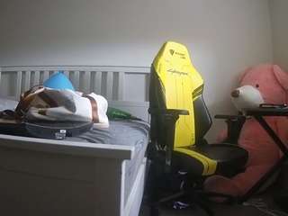 voyeurcam-sexy-little-ana-01