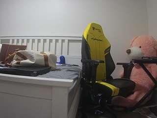 voyeurcam-sexy-little-ana-01