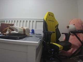 voyeurcam-sexy-little-ana-01