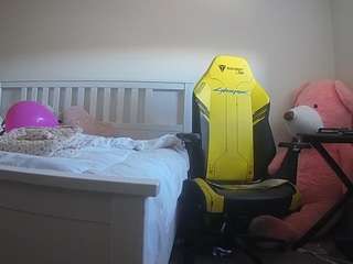 voyeurcam-sexy-little-ana-01
