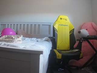 voyeurcam-sexy-little-ana-01
