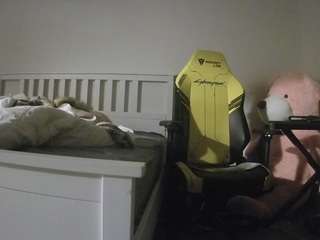 voyeurcam-sexy-little-ana-01