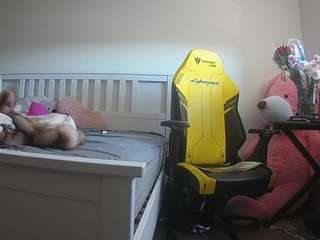 voyeurcam-sexy-little-ana-01