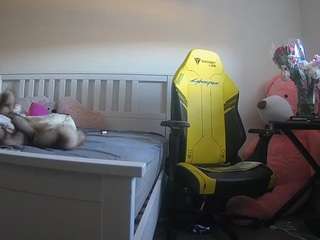 voyeurcam-sexy-little-ana-01