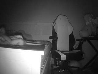 voyeurcam-sexy-little-ana-01