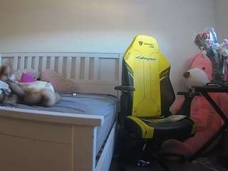 voyeurcam-sexy-little-ana-01