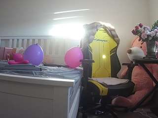 voyeurcam-sexy-little-ana-01
