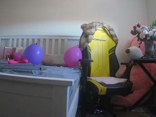 voyeurcam-sexy-little-ana-01