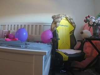 voyeurcam-sexy-little-ana-01