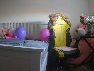 voyeurcam-sexy-little-ana-01