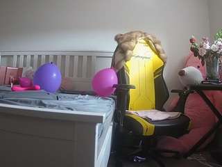 voyeurcam-sexy-little-ana-01