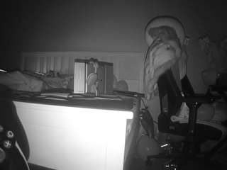  voyeurcam-sexy-little-ana-01 chat room