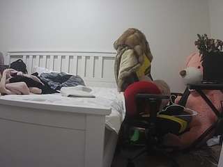 voyeurcam-sexy-little-ana-01