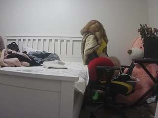 voyeurcam-sexy-little-ana-01